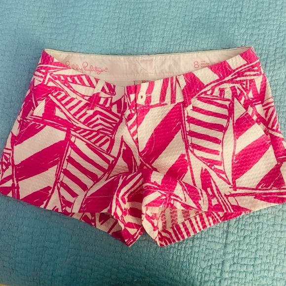 Lilly Pulitzer Walsh Short  New with tag. Size 8 - Picture 3 of 3